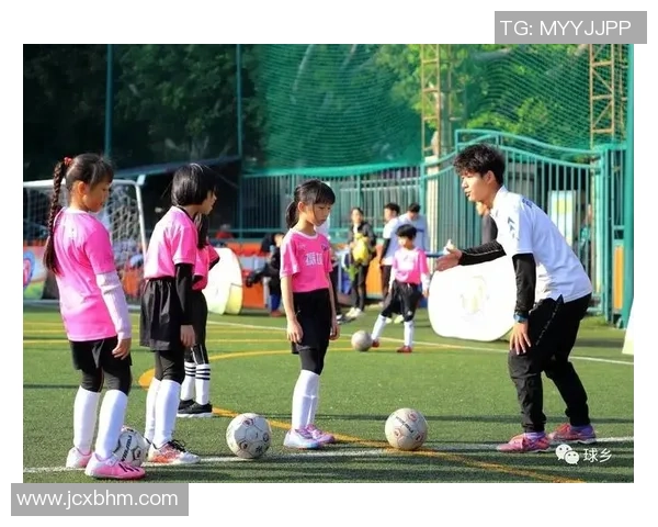 少年足球基本功提升指南培养技巧与战术意识助力青少年成长与发展